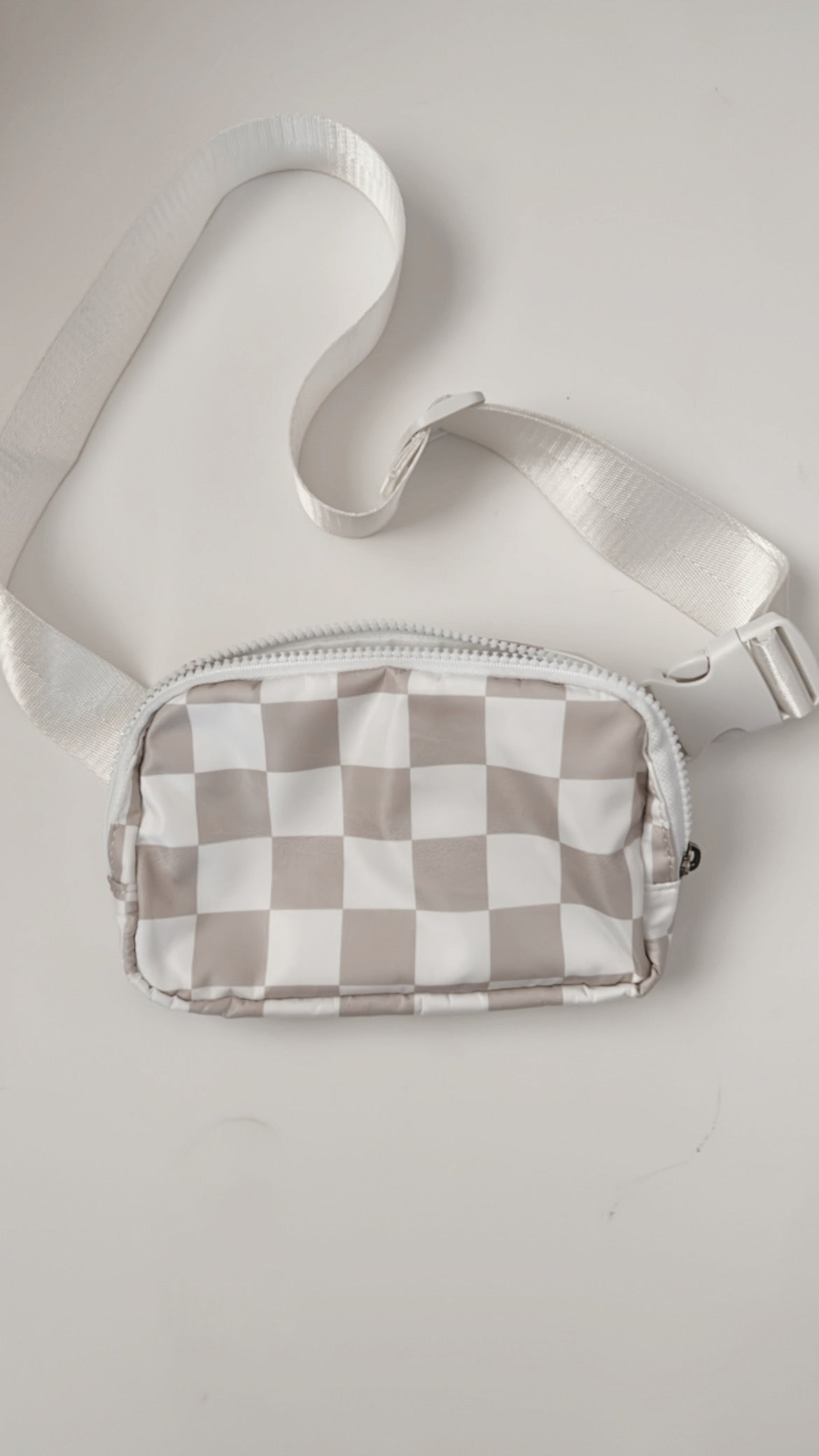 Neutral checkered bum bag - exclusive