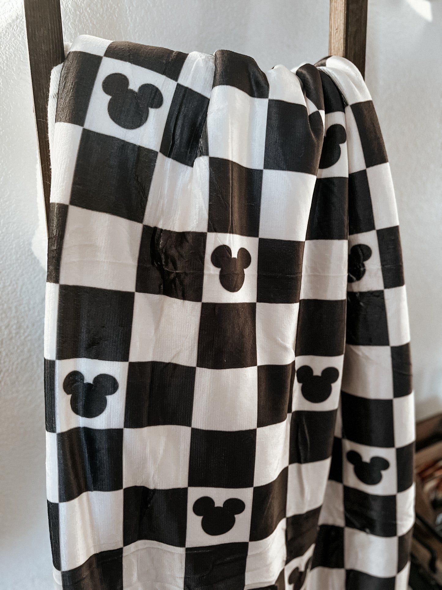 Black checker blanket