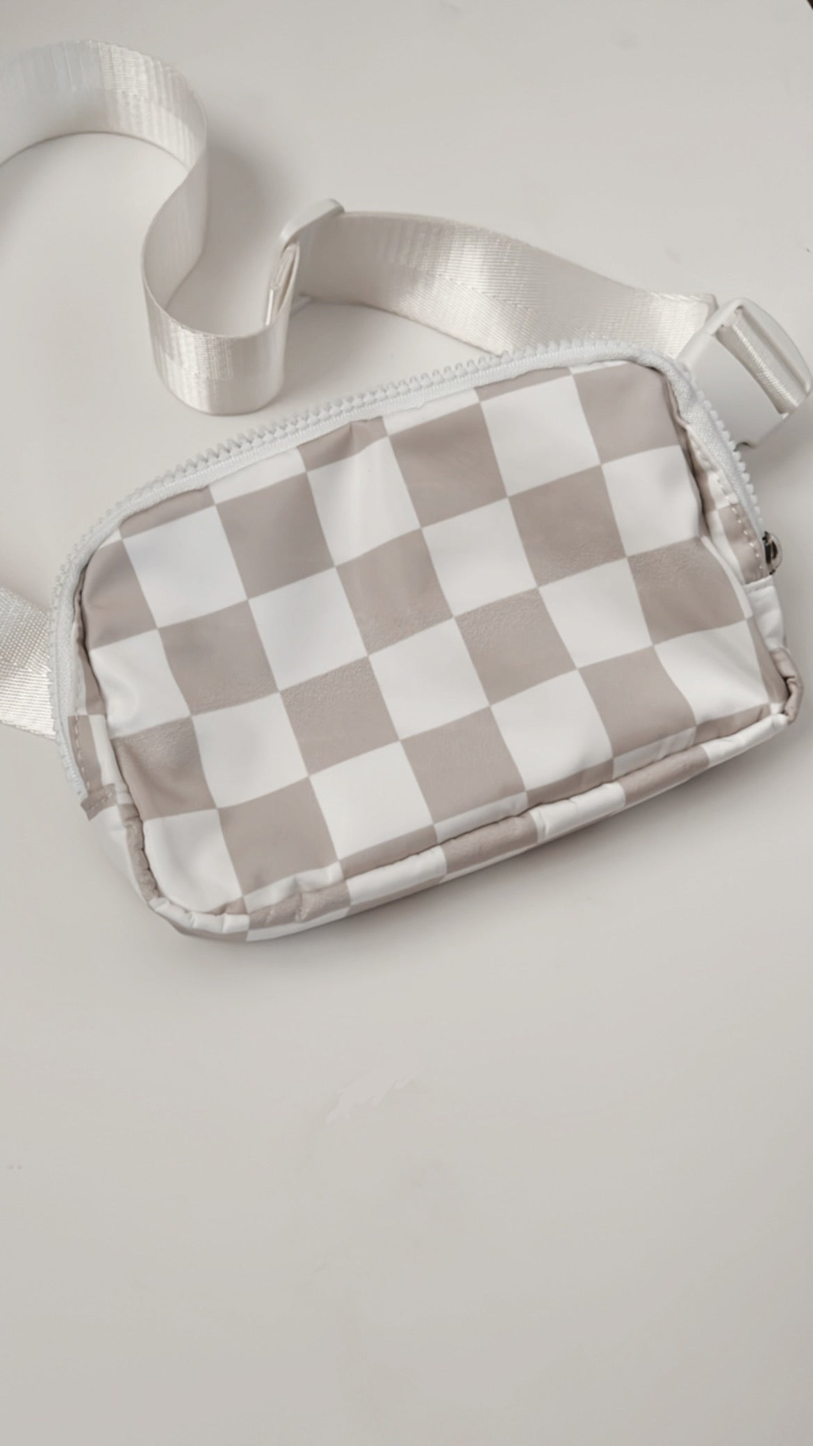 Neutral checkered bum bag - exclusive